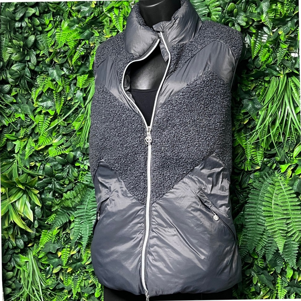 Daily Sports Born in‎ Sweden Vest Women's Medium Gray Puffer Jacket 3104